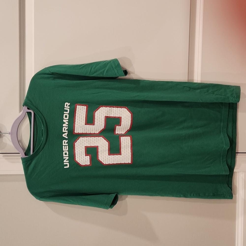 Mens Under Armour Santa Clause shirt size medium - green
